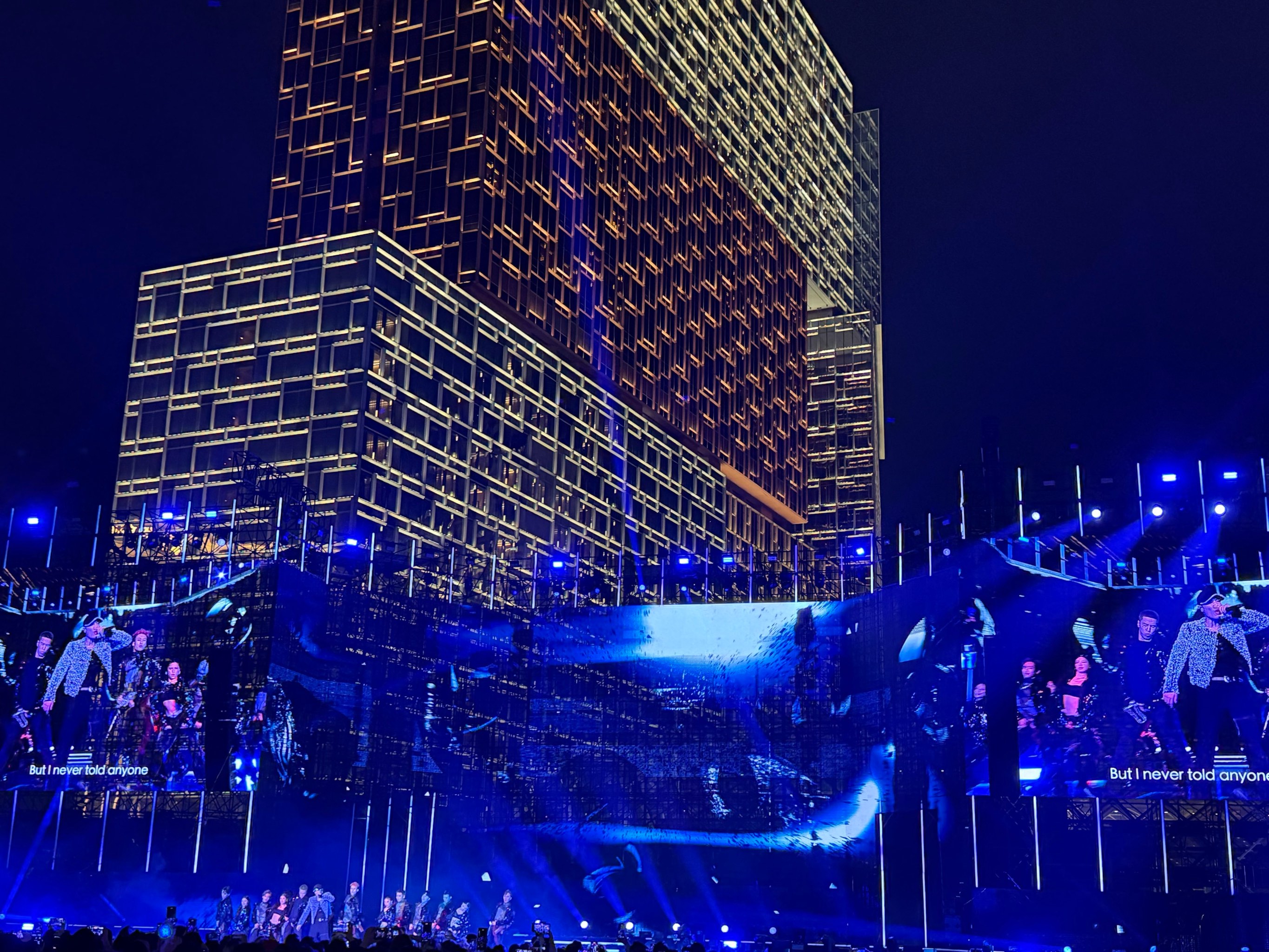 &quot;印象赛：夜空灯光照耀下的梦幻赛事&quot;的简单介绍