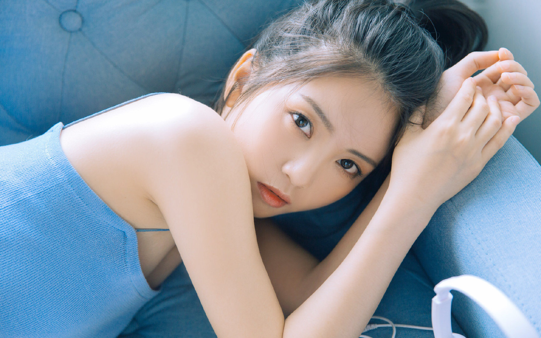 菲律宾代表团副团长凯伦·卡巴列罗点赞亚运村设施与中餐。，菲律宾卡利